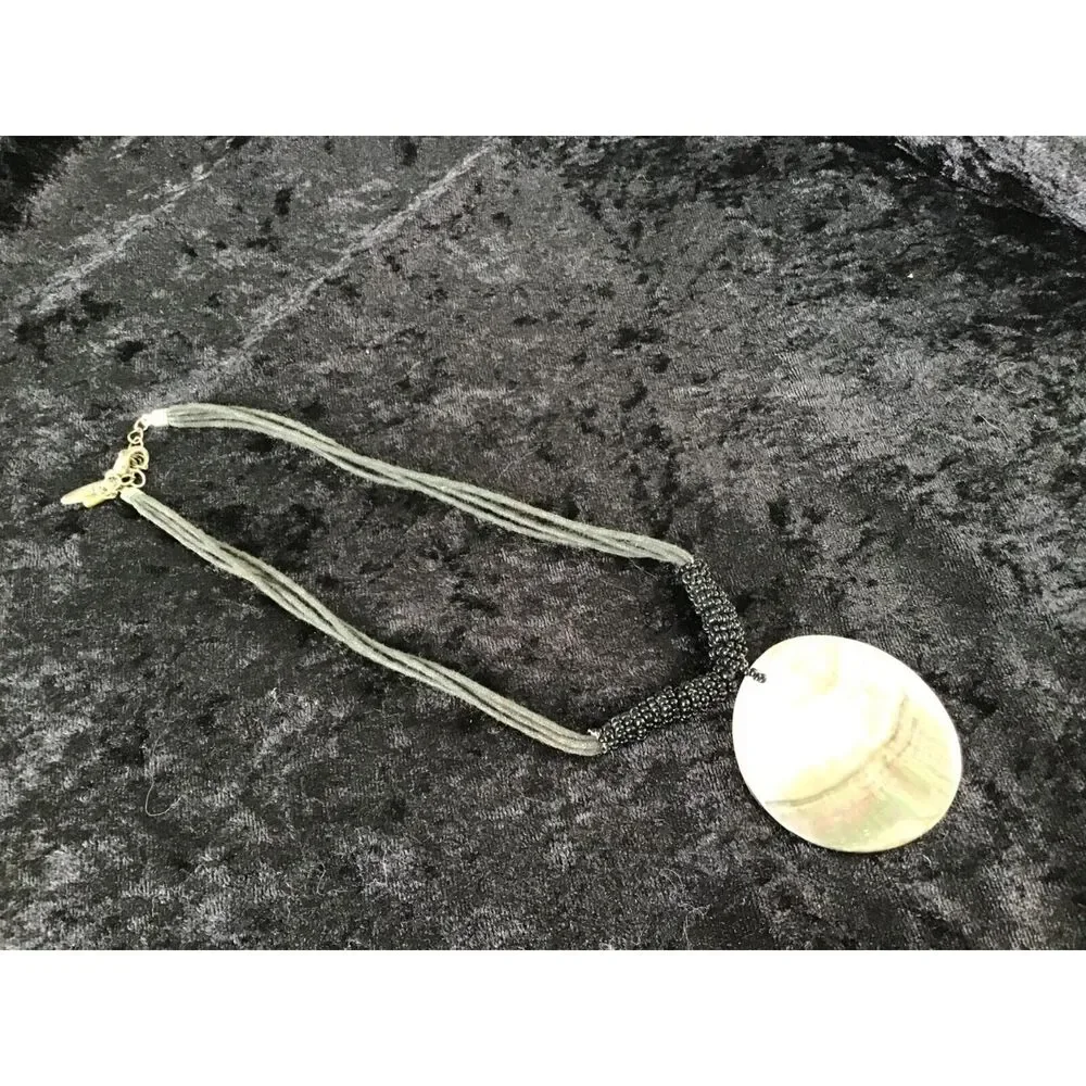 NY & Co Polished Shell Disk Pendant Cord Necklace Lobster Clasp 18 Inch Beach
